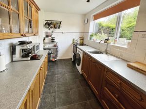 Kitchen- click for photo gallery
